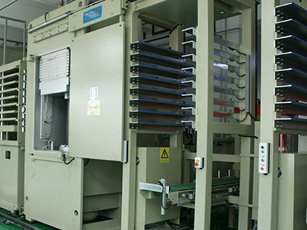PCB多層板壓合機